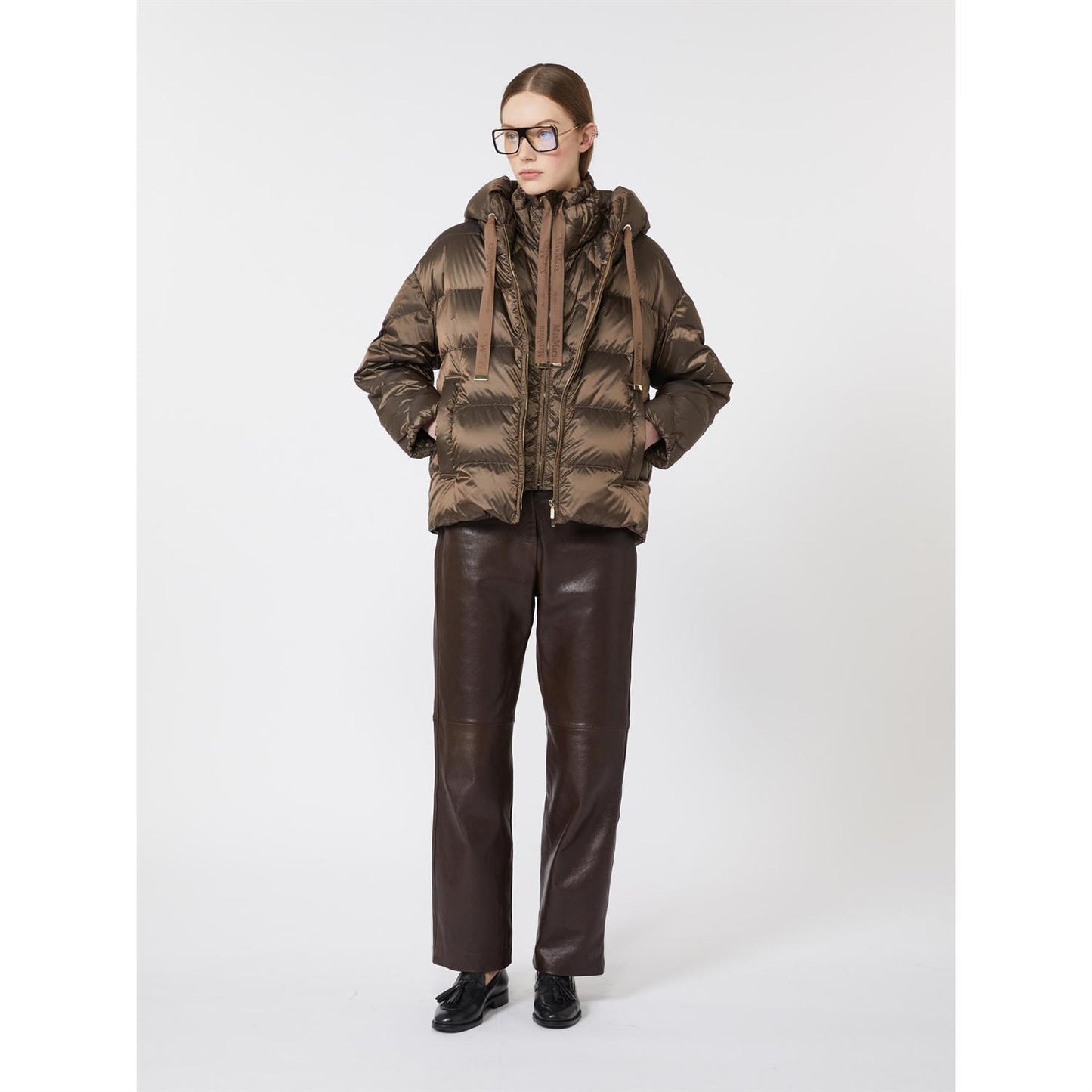 Max Mara Vannavvisende dunjakke i kanvas med belte Hasselnøttbrun