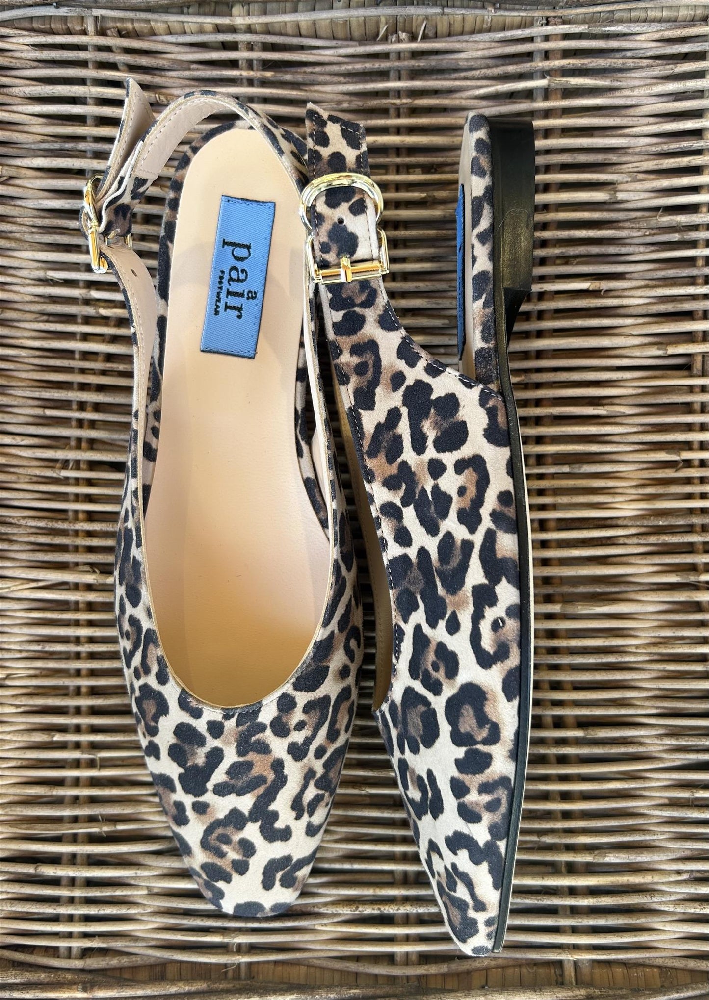 A pair Macon skinnsko Leopardmønstret