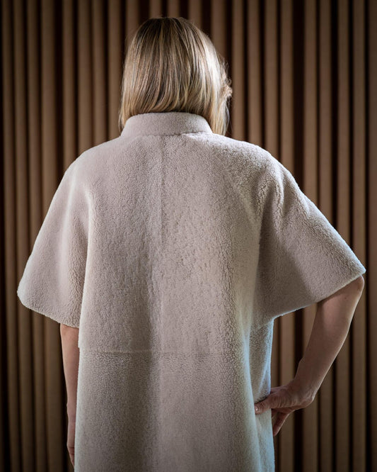 Benedikte Utzon Adelina lammeskinnsjakke Babybeige - ZhosLaila