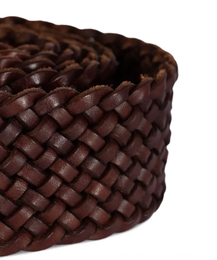 Flettet skinn belte med oval spenne Brunt