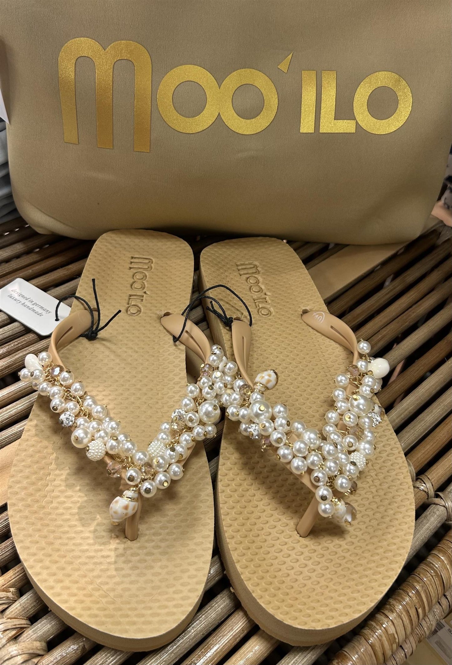 Mooilo Beige Flip flop