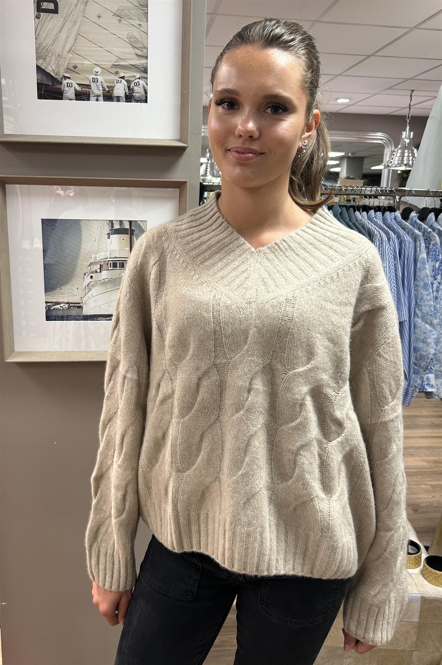 Allude Pullover V-hals og flettestrikk Beige
