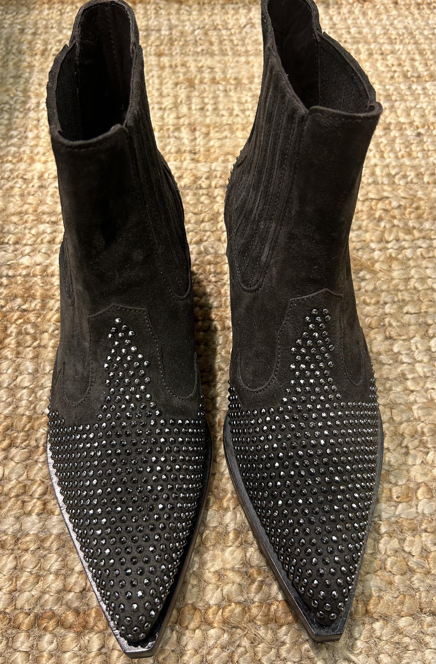 Laura Bellariva Studs Taupe Mørkebrun