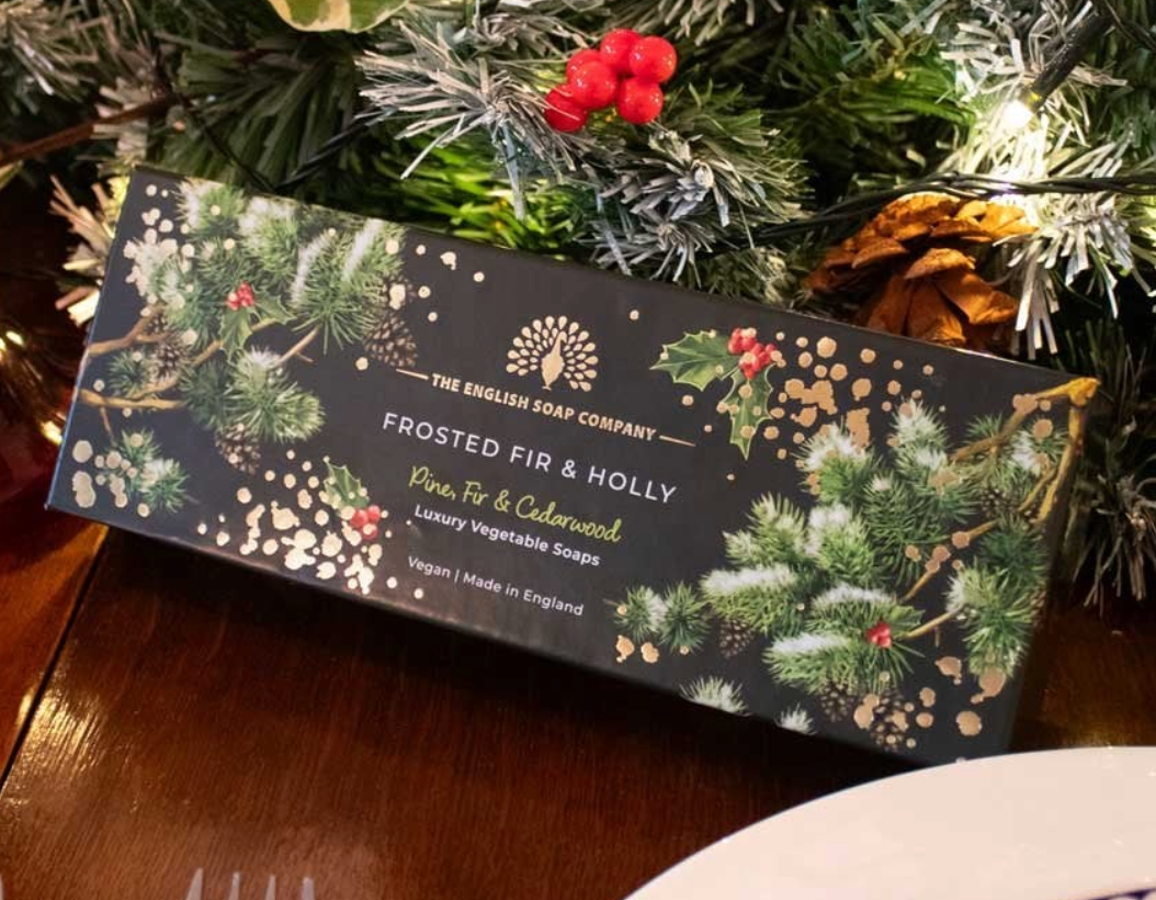 Christmas Tidings frostet gran og kristtornsåpe 190g 3 stk.