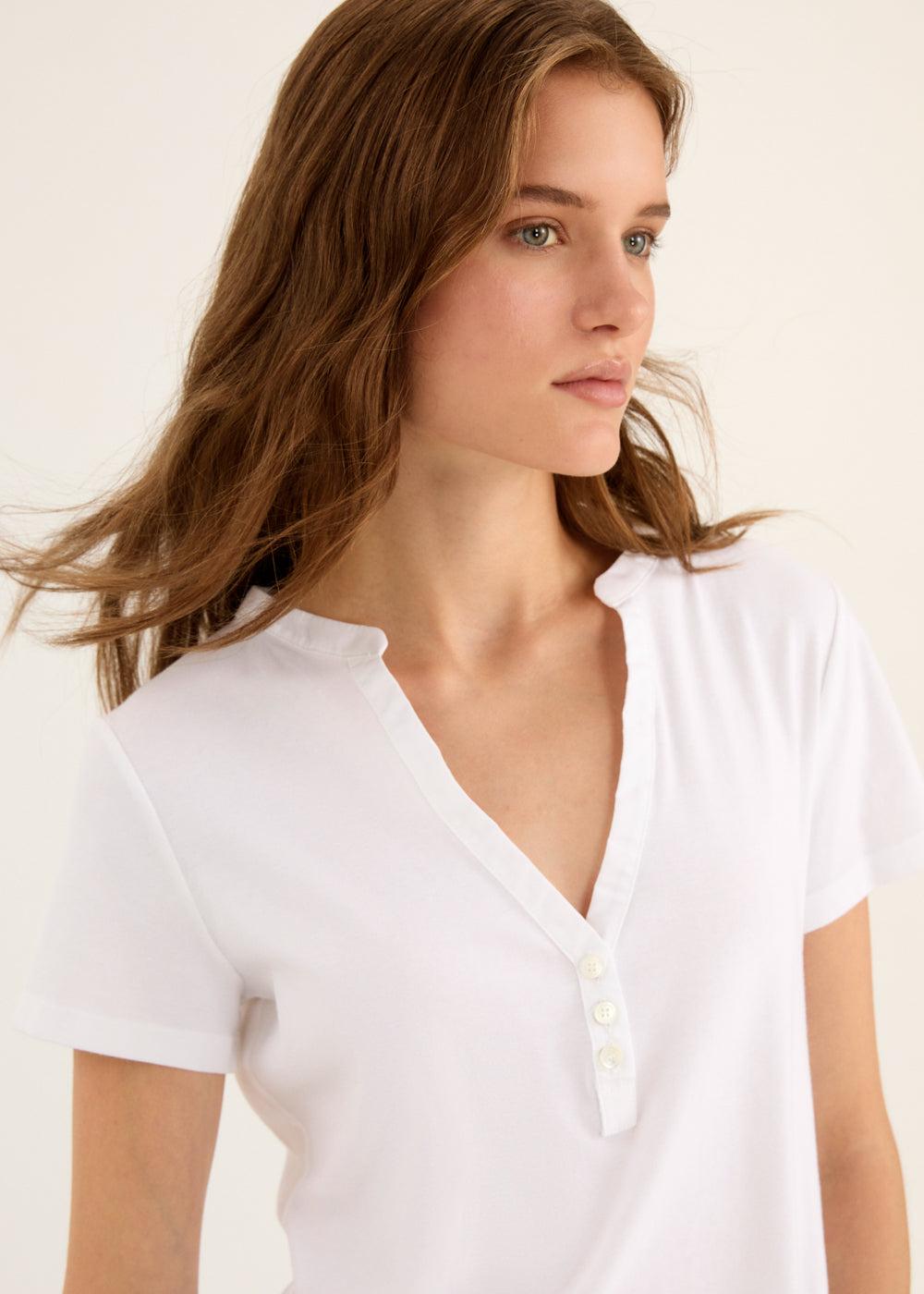 Rosso35 Kortermet V-hals T-skjorte Hvit - ZhosLaila