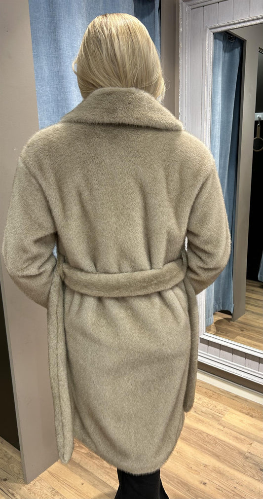 Herno Teddy kåpe Off-White - ZhosLaila