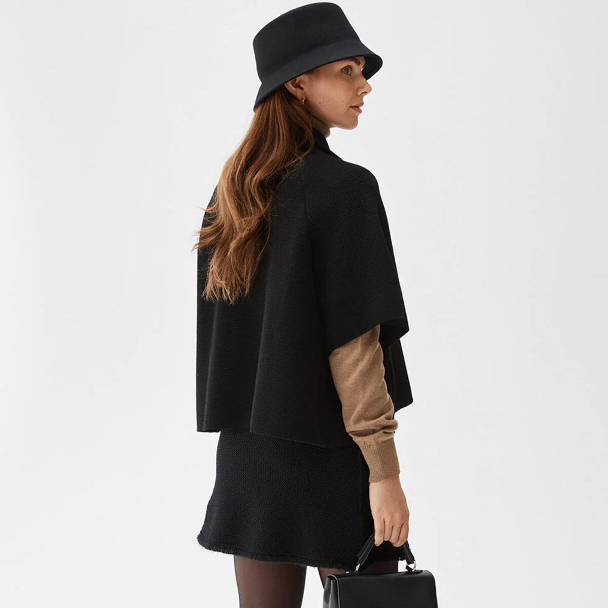 Busnel Gertrude Cape Sort - ZhosLaila