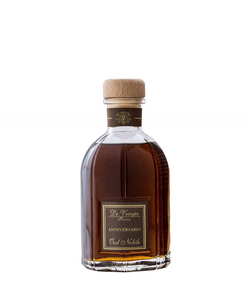 Oud Nobile 250ml glass bottle with sticks