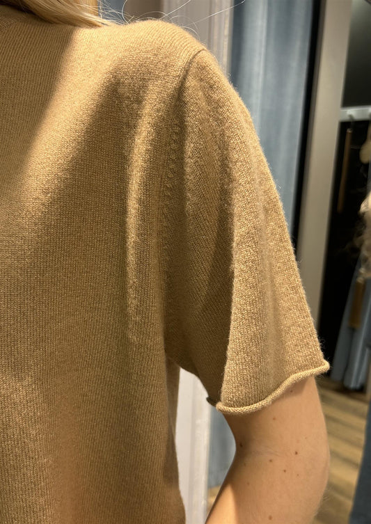 Lisa Yang Cila kortermet genser Camel