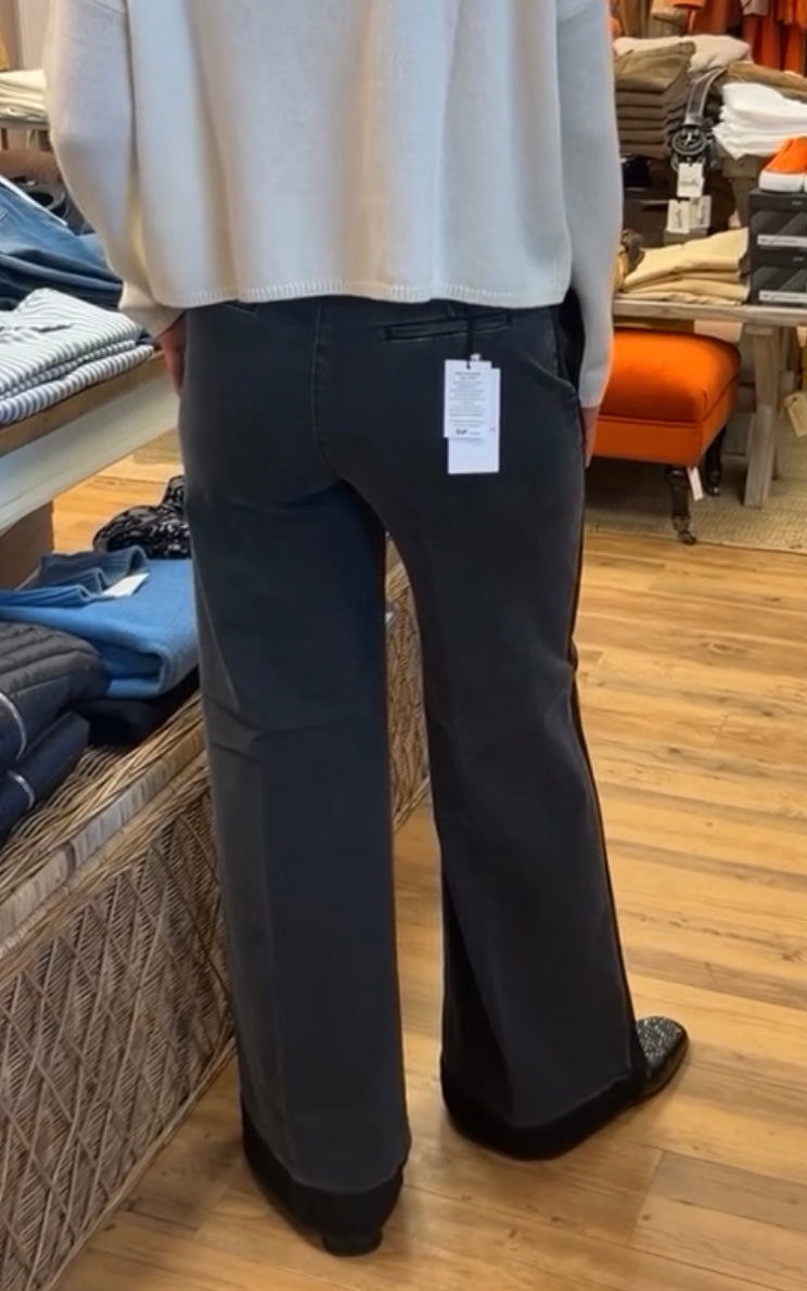 Shaft Flaire Smocking denim Stretch Sort - ZhosLaila