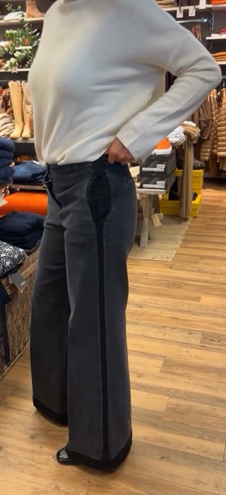 Shaft Flaire Smocking denim Stretch Sort - ZhosLaila