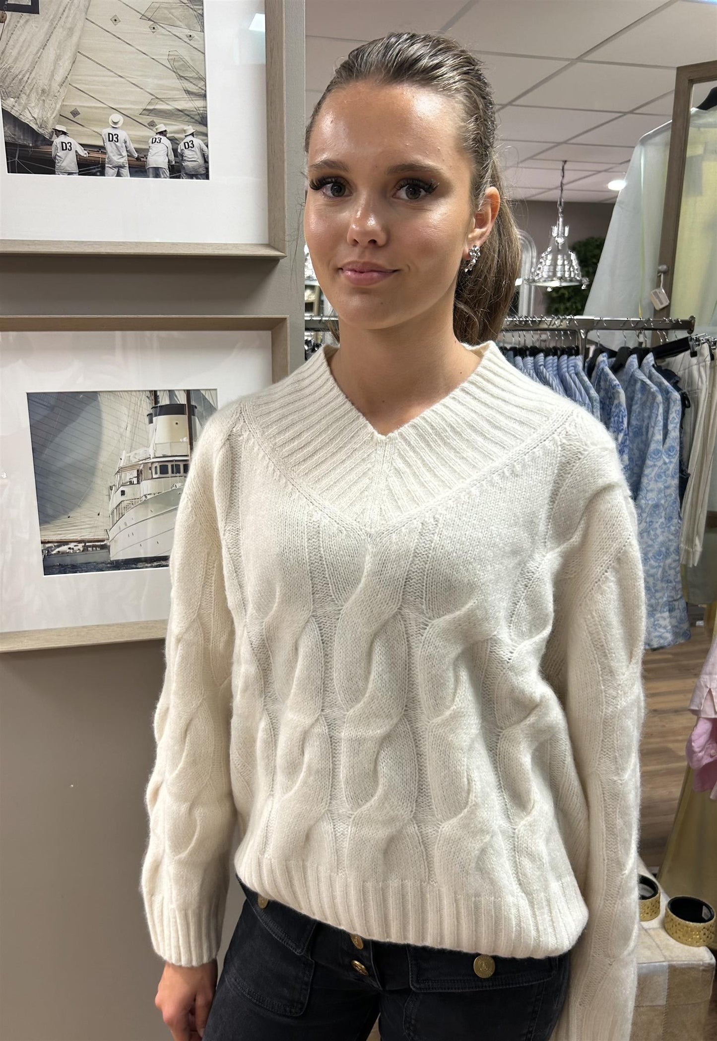 Allude Pullover V-hals og flettestrikk Off-White