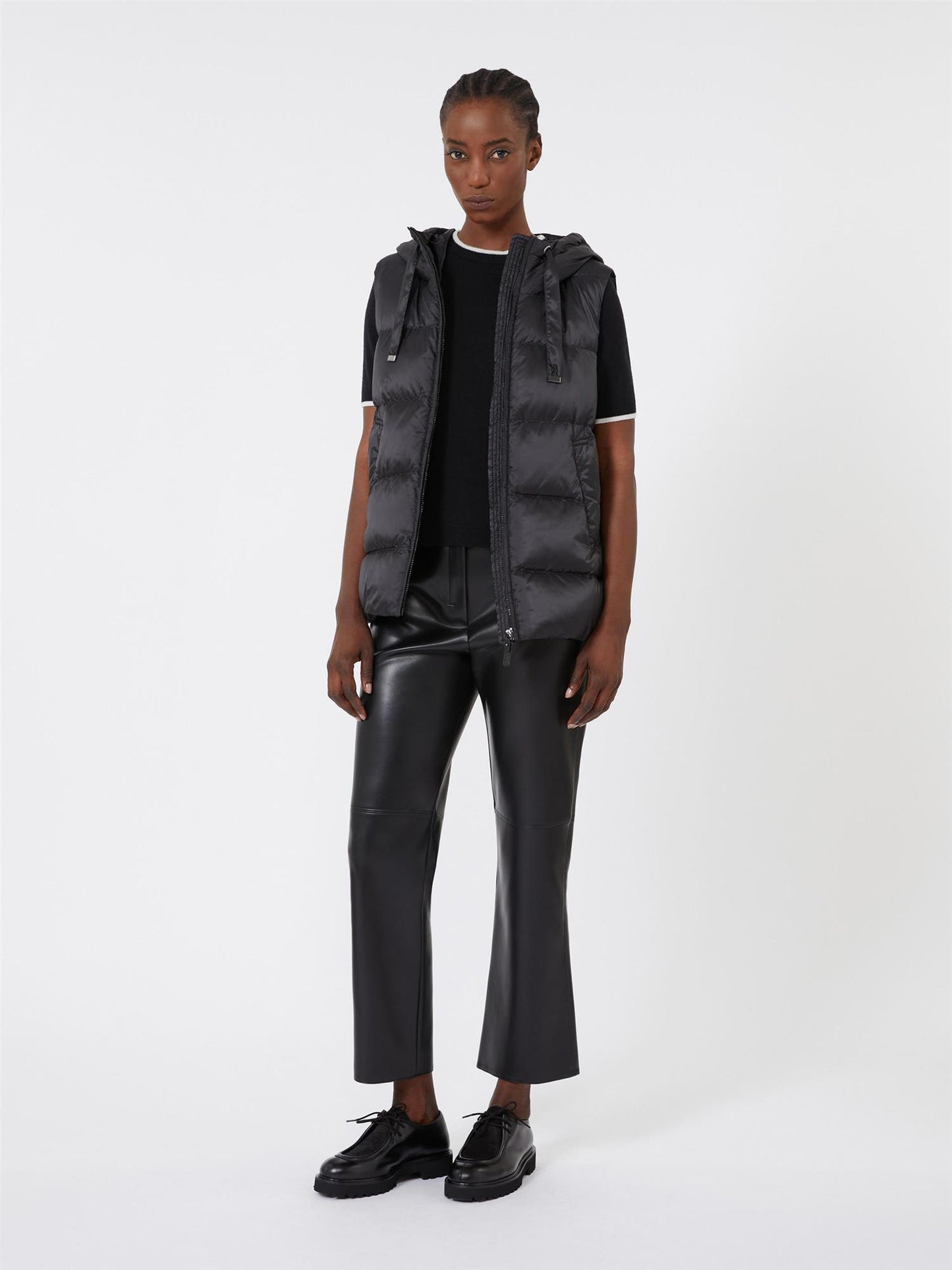 Max Mara Seivi Vattert vest i vannavvisende teknisk stoff Sort - ZhosLaila