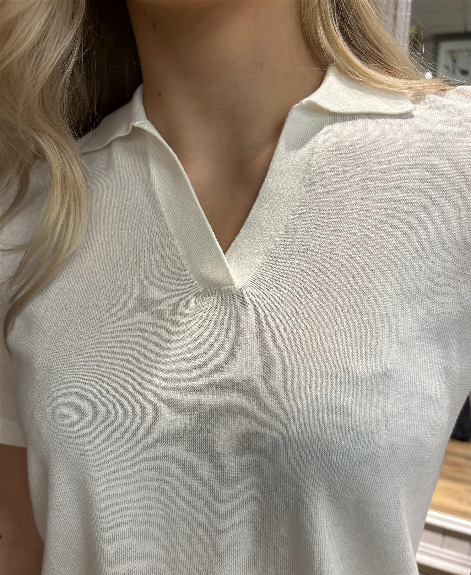 Amuse Hedvig Klassisk pique t-skjorte Off-White - ZhosLaila