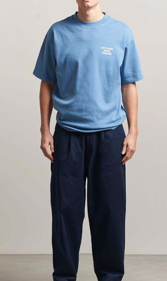 Drôle de Monsieur T-shirt "Not from Paris Madame" lyseblå