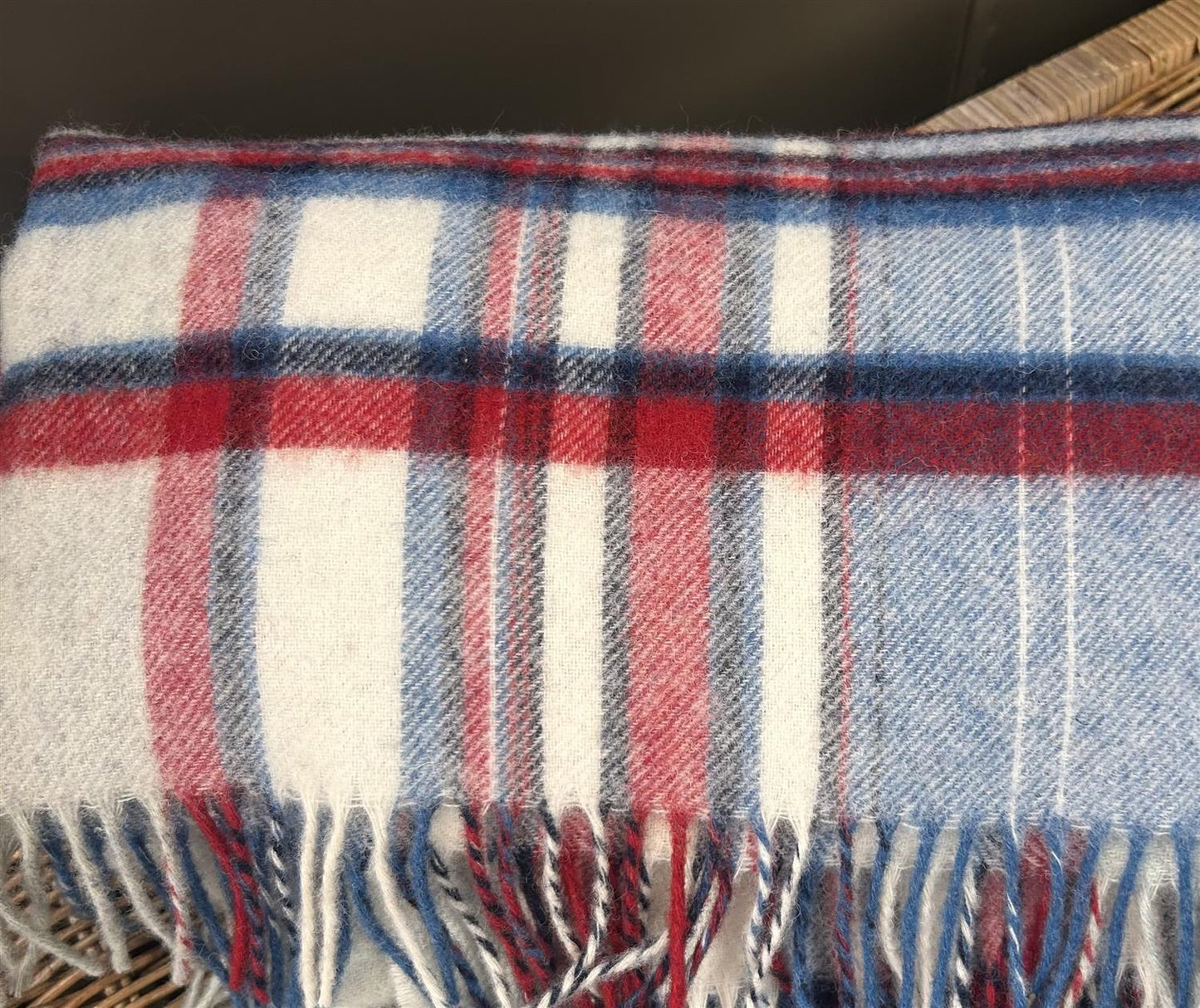 Bronte by Moon 100% ull pledd 135 x 180cm